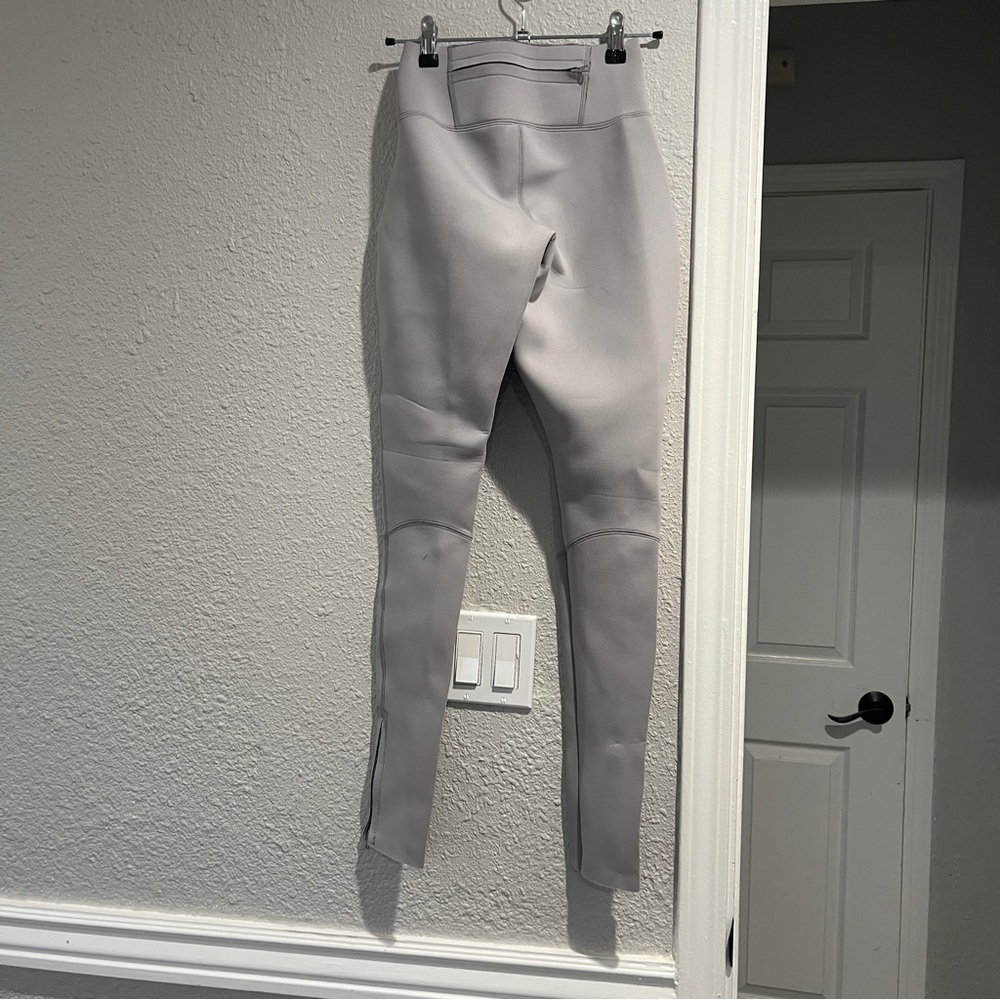 SKIMS sport Gray swim pants XS NWT - Picture 5 of 11